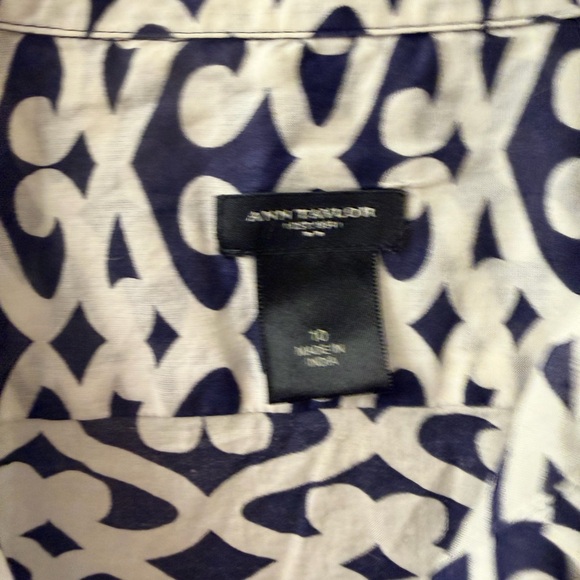 Ann Taylor Navy Blue and White Button Front Short Sleeve Top Size 10 - Picture 6 of 8